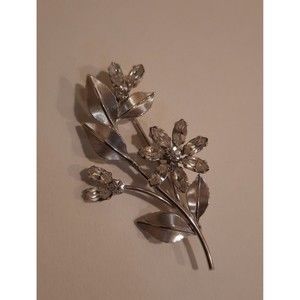 Krementz Flower and Leaves Brooch Pin. Glass Jewels. Silver.